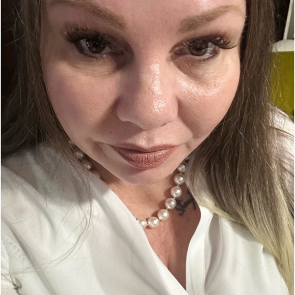 Meet your Posher, Amanda - Picture 2 of 3